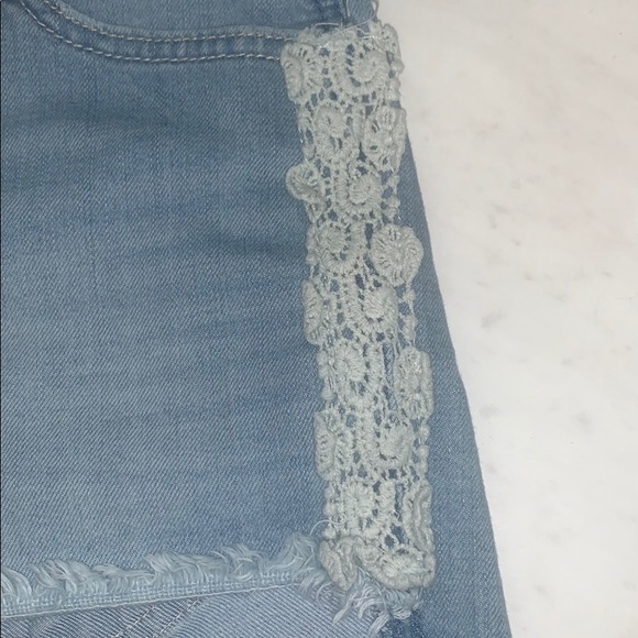 NWOT Hollister Jean shorts - Picture 3 of 5